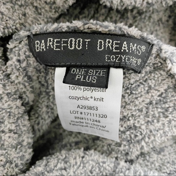 Barefoot Dreams One Size Plus Point Dume Poncho - Picture 4 of 6